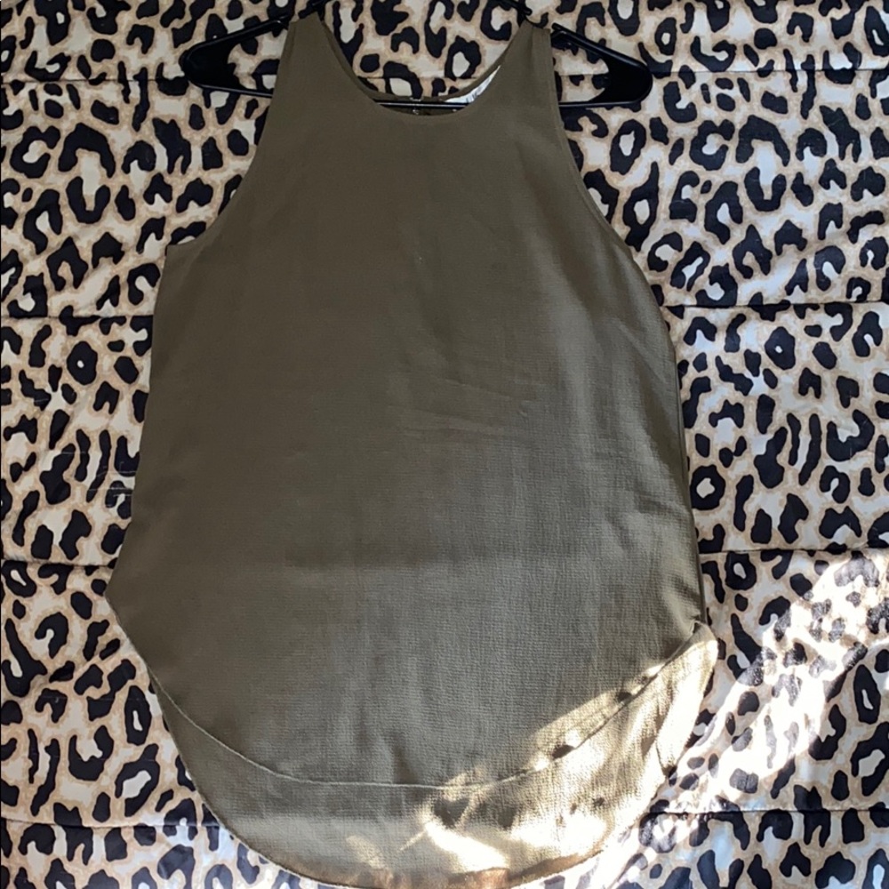 Tank no sleeve flowy shirt NEVER WORN!!
